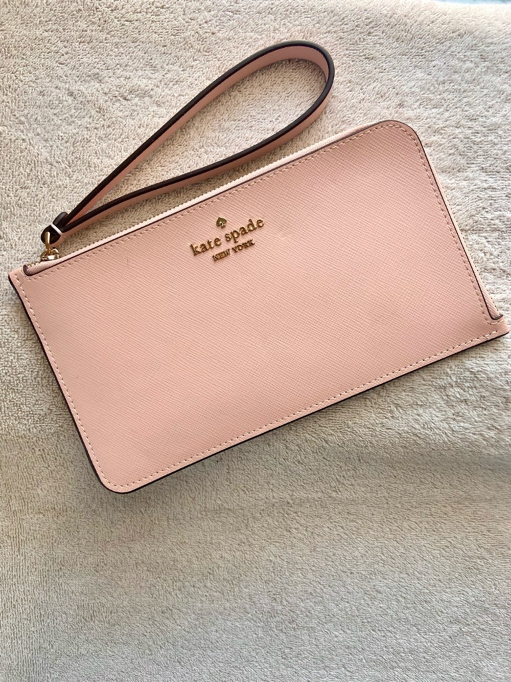Kate Spade Lucy Medium L-Zip Blush Pink Wristlet for Day or Night